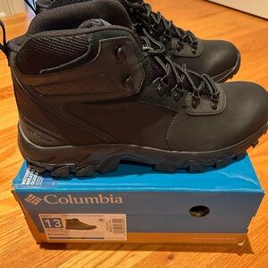 New Columbia Men's Black Waterproof Boots. Newton Ridge Waterproof II